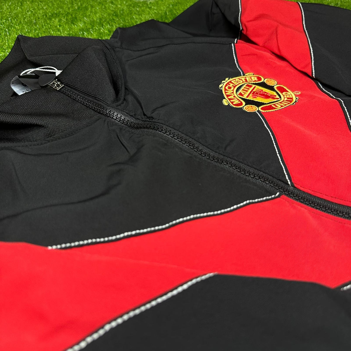 Manchester United 06/07 Vintage Windbreaker Jacket Black/Red