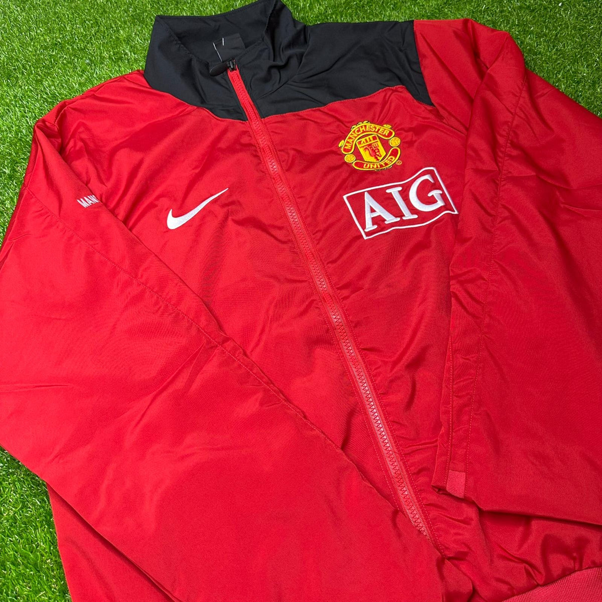 Manchester United 07/09 Vintage Windbreaker Jacket Red/Black