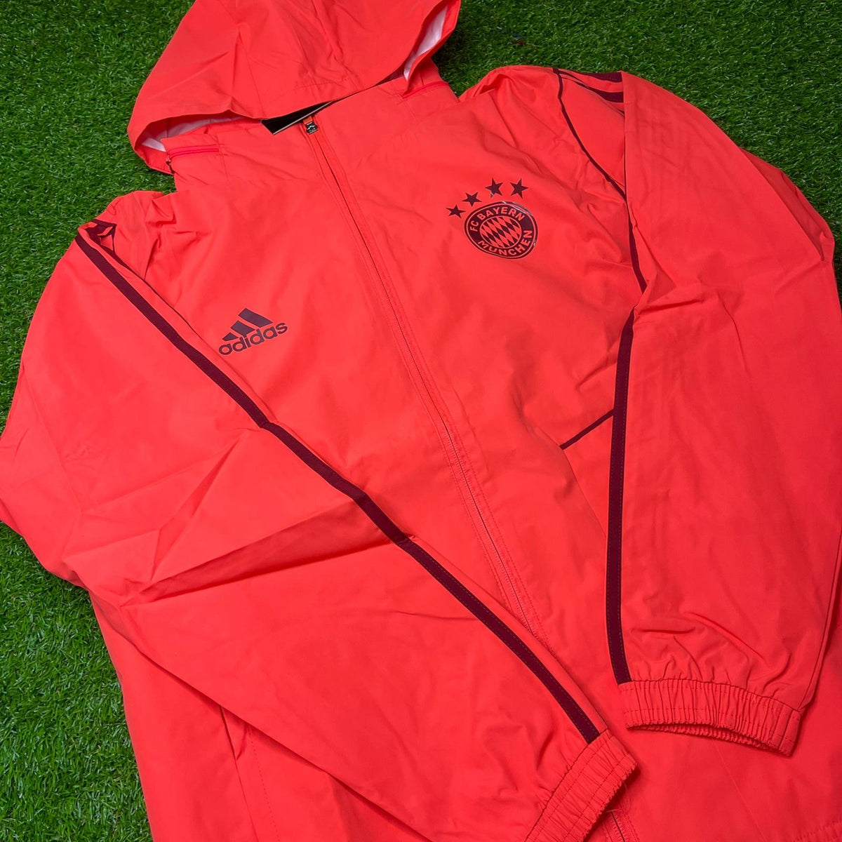 Bayern Munich 2025 Windbreaker Jacket Red